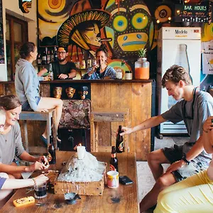 https://three-monkeys-guesthouse.guatemalaantiguahotels.com